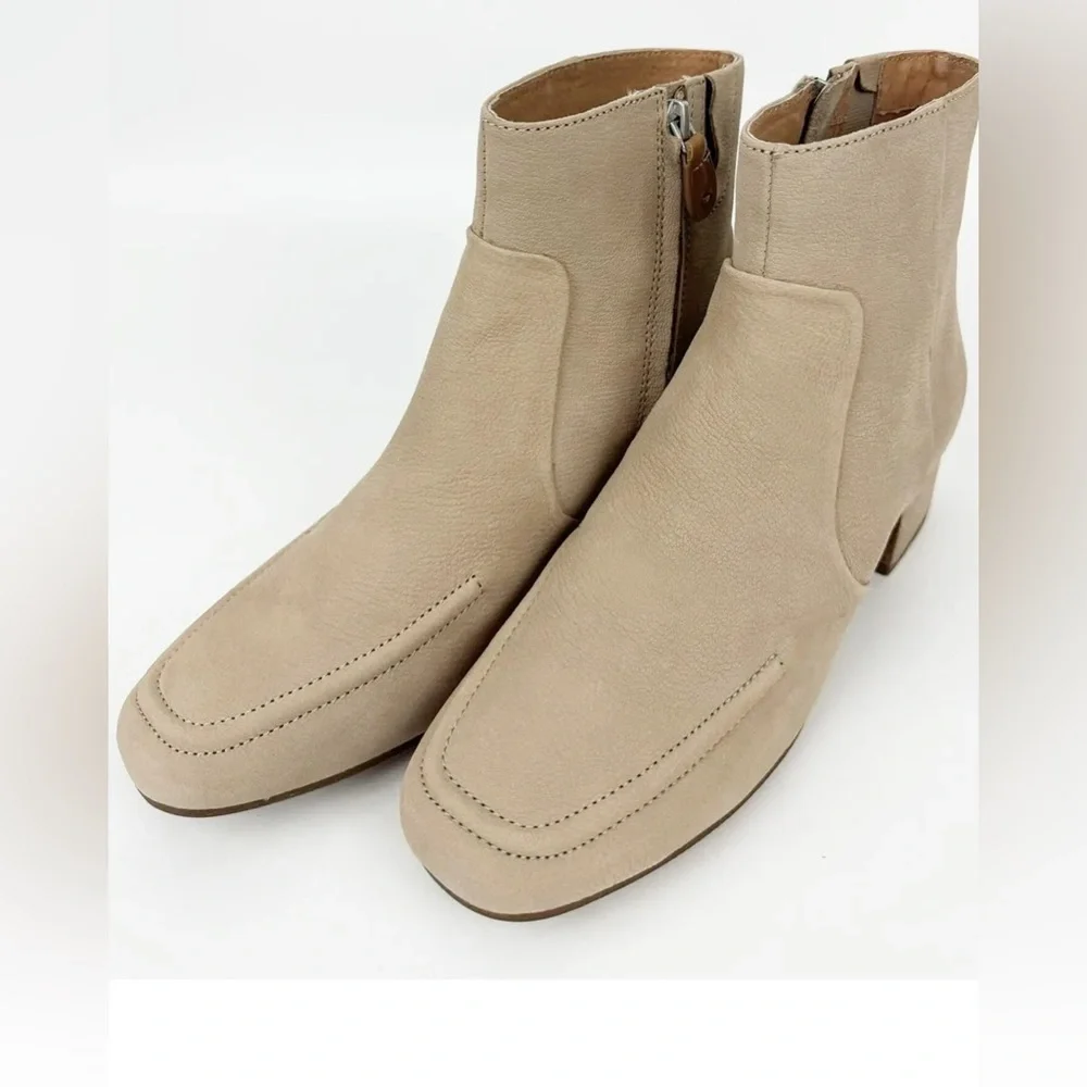 New suede boots - Picture 6 of 7